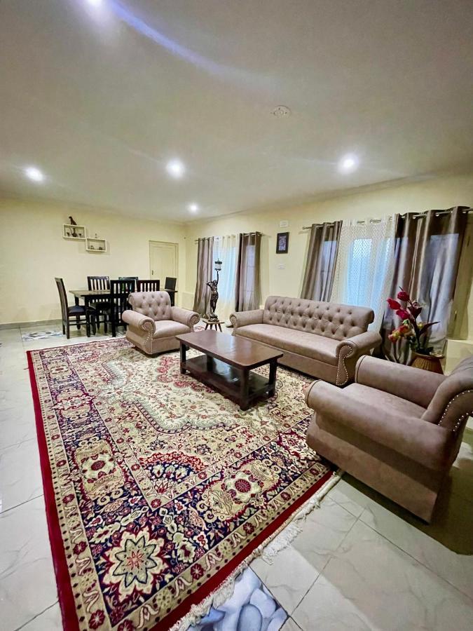 The Khayabaan - Luxurious Home Stay Away From Home Srinagar  Exterior photo