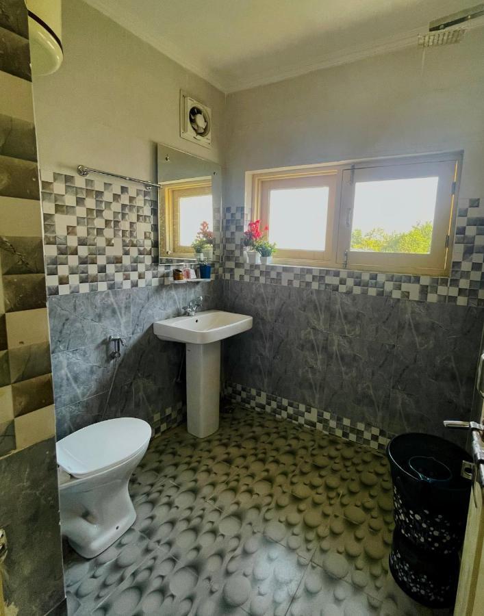 The Khayabaan - Luxurious Home Stay Away From Home Srinagar  Exterior photo